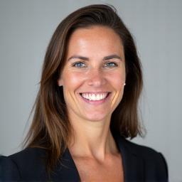 Porträt von Sophie Meyer, Senior HR Consultant bei AlpenTalent HR Solutions AG